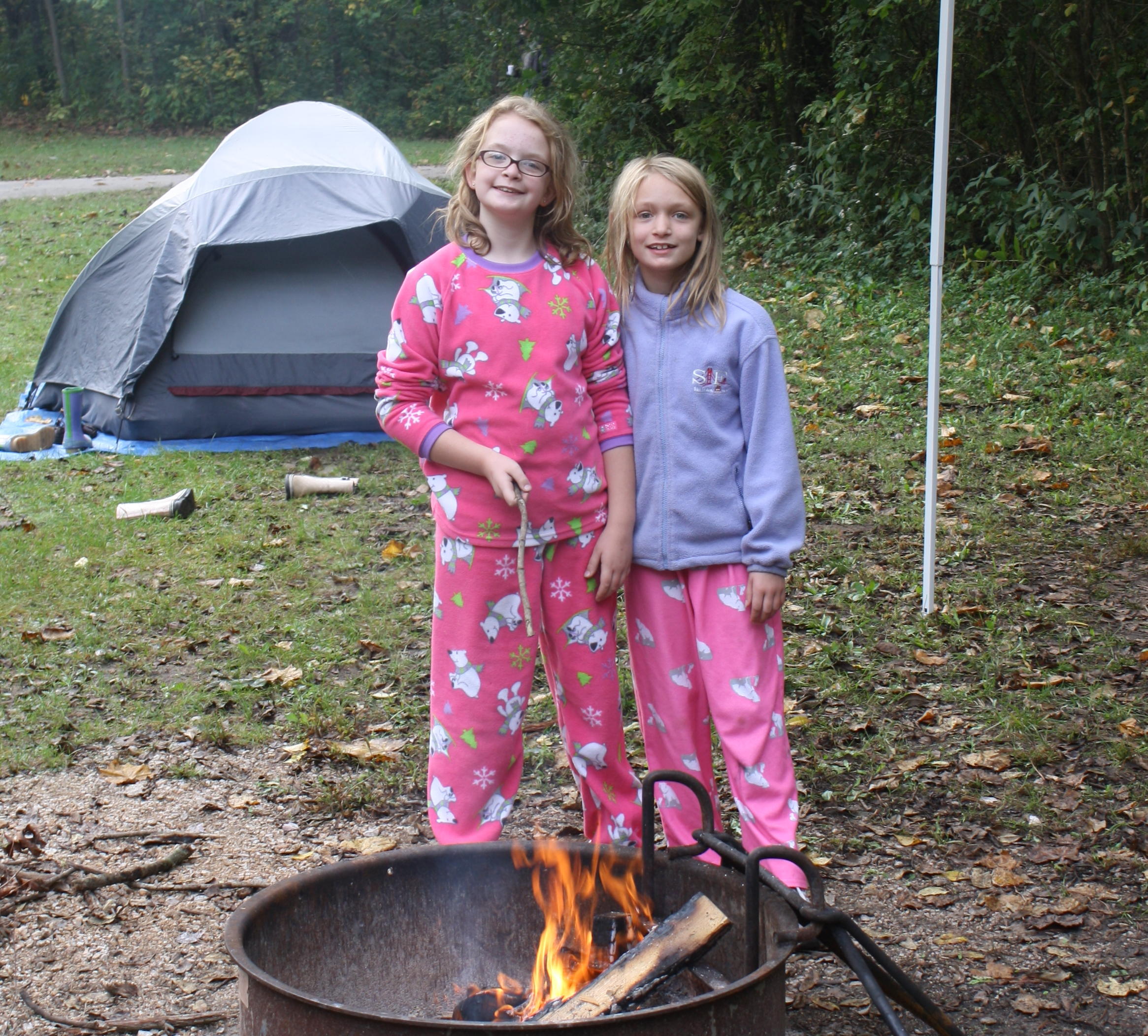 2012-09-30 JnC build a fire.jpg
